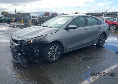 2023 Kia Forte Lxs z USA, uszkodzony, nr VIN 3KPF24AD8PE506867